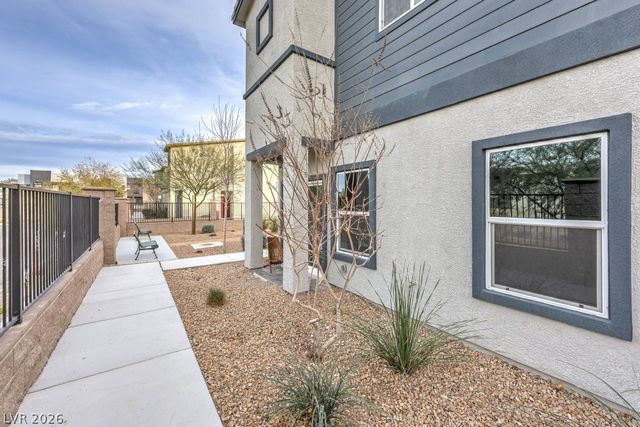 528 Thistleberry Avenue, Henderson, NV 89044