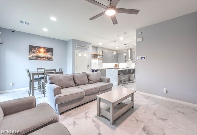 528 Thistleberry Avenue, Henderson, NV 89044