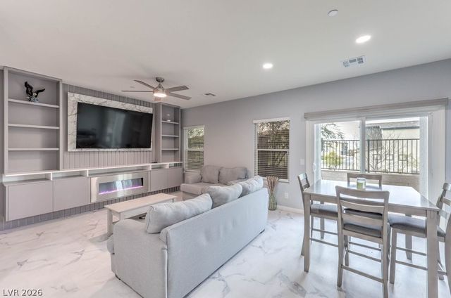 528 Thistleberry Avenue, Henderson, NV 89044