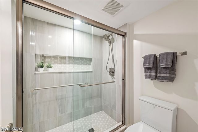 2850 Gulf Shore BLVD N 102, Naples, FL 34103