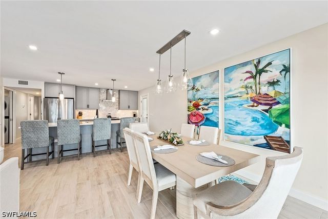 2850 Gulf Shore BLVD N 102, Naples, FL 34103