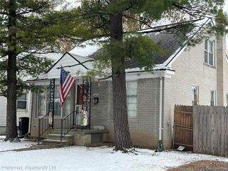 7653 Warwick Street, Detroit, MI 48228