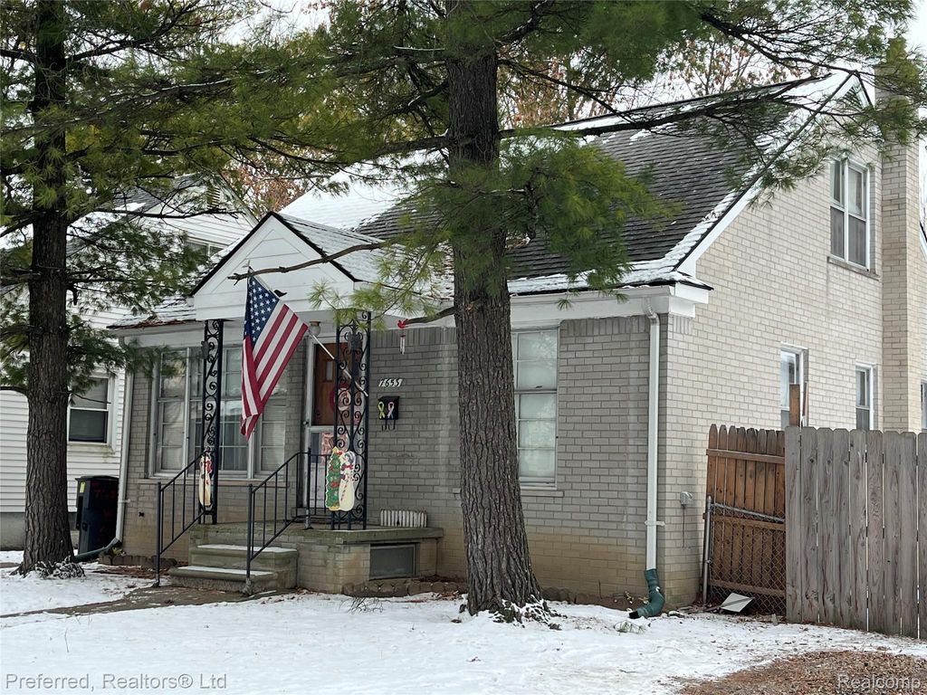 7653 Warwick Street, Detroit, MI 48228