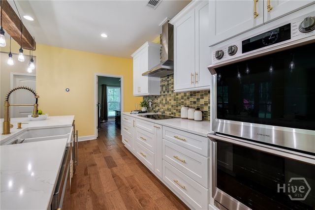 182 Old River Road, Bloomingdale, GA 31302