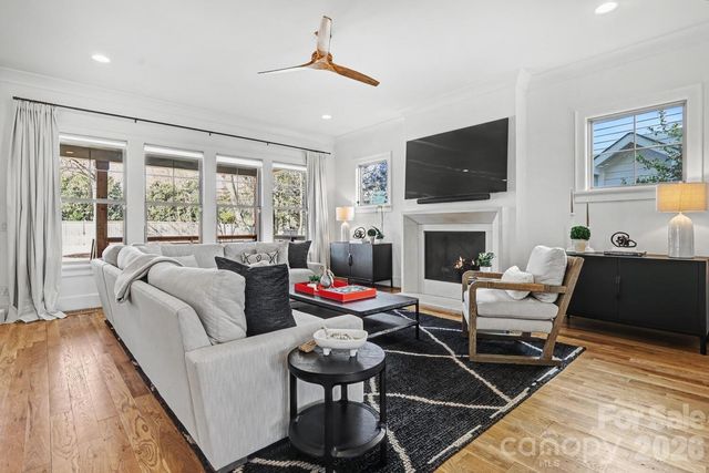 2852 Dorchester Place, Charlotte, NC 28209