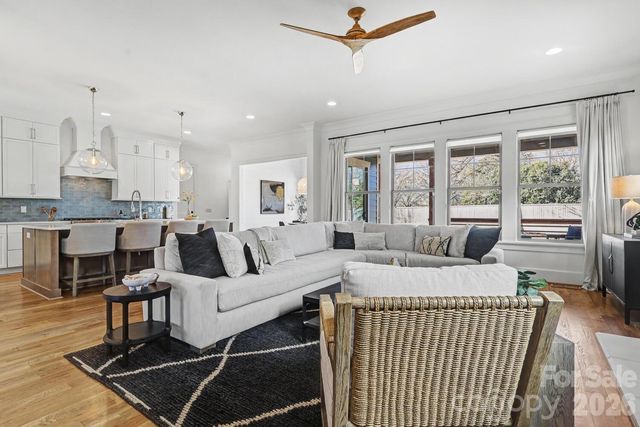 2852 Dorchester Place, Charlotte, NC 28209