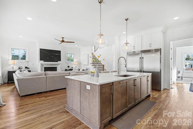 2852 Dorchester Place, Charlotte, NC 28209