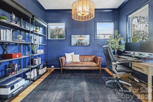 2852 Dorchester Place, Charlotte, NC 28209