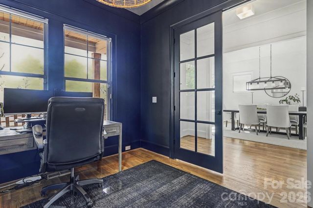 2852 Dorchester Place, Charlotte, NC 28209