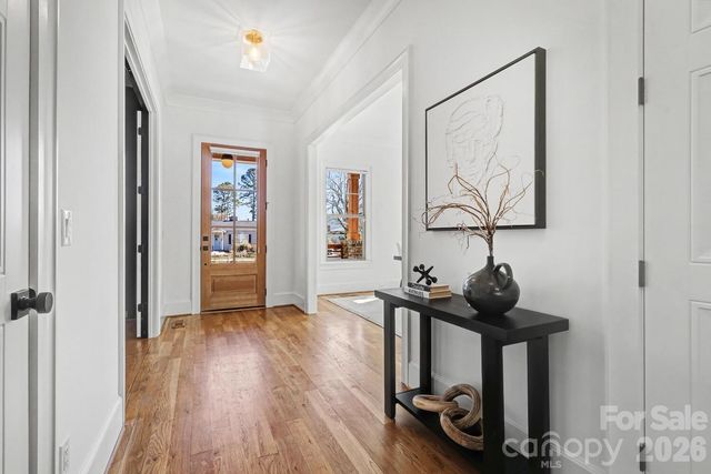 2852 Dorchester Place, Charlotte, NC 28209