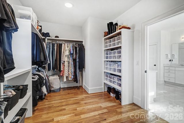 2852 Dorchester Place, Charlotte, NC 28209