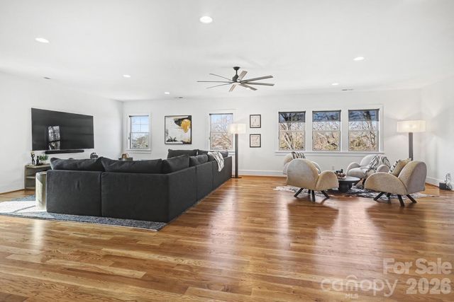 2852 Dorchester Place, Charlotte, NC 28209