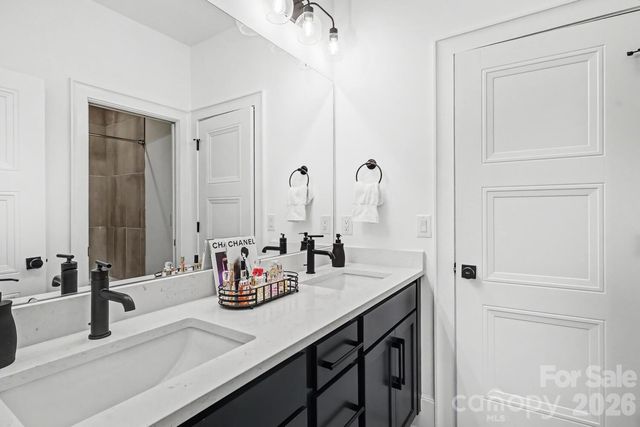 2852 Dorchester Place, Charlotte, NC 28209