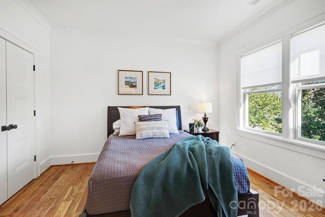 2852 Dorchester Place, Charlotte, NC 28209