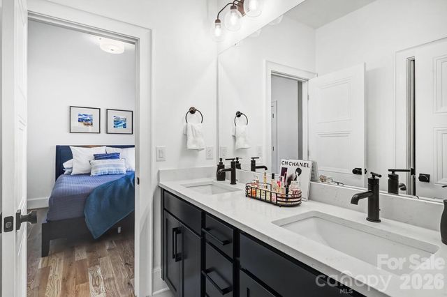 2852 Dorchester Place, Charlotte, NC 28209