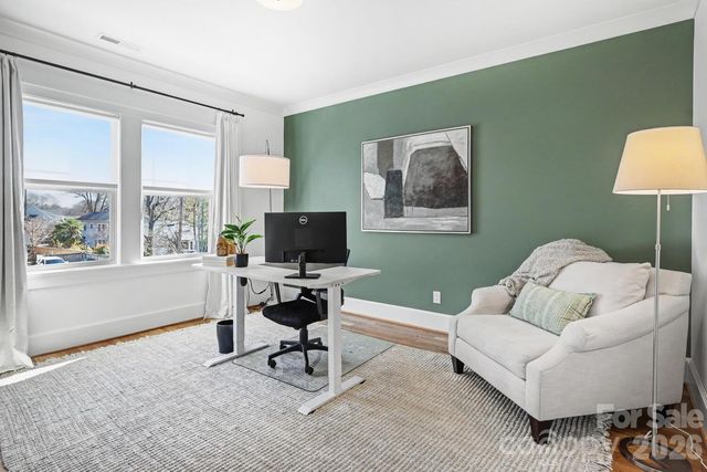 2852 Dorchester Place, Charlotte, NC 28209