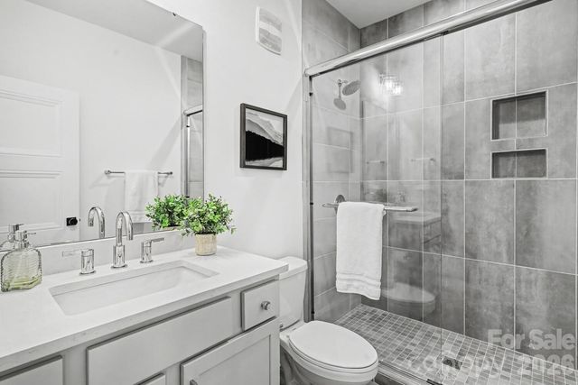 2852 Dorchester Place, Charlotte, NC 28209