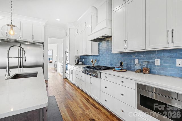 2852 Dorchester Place, Charlotte, NC 28209