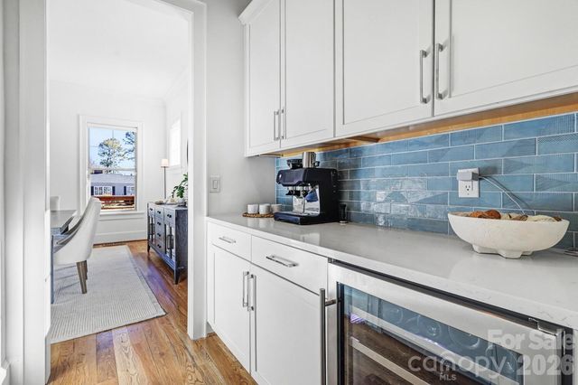 2852 Dorchester Place, Charlotte, NC 28209