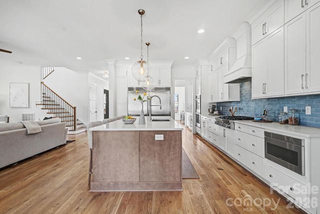 2852 Dorchester Place, Charlotte, NC 28209