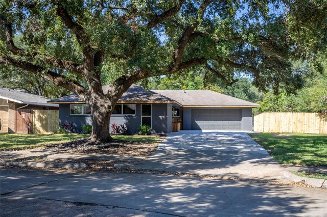 11106 Huggins Drive, Houston, TX 77035