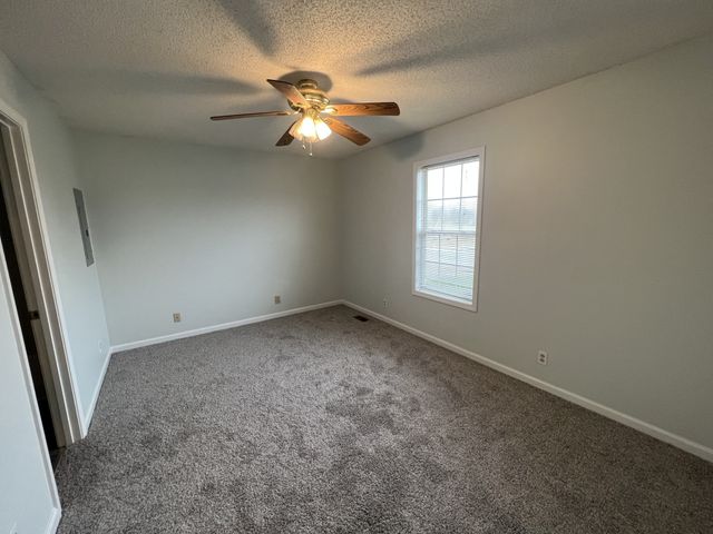 185 Monarch Ln, Clarksville, TN 37042