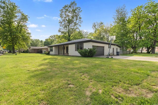1 Foxboro Drive, Searcy, AR 72143