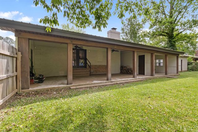 1 Foxboro Drive, Searcy, AR 72143
