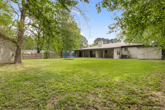 1 Foxboro Drive, Searcy, AR 72143