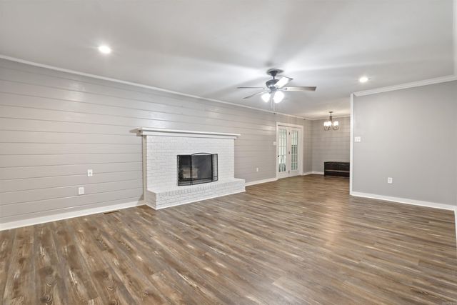 1 Foxboro Drive, Searcy, AR 72143