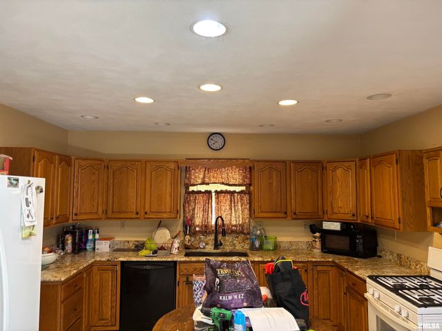 13911 TOWNLINE Road, Green Valley, IL 61534