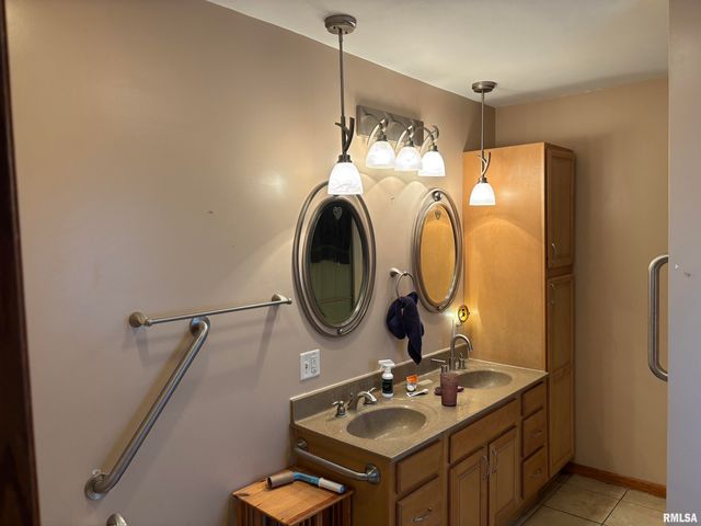 13911 TOWNLINE Road, Green Valley, IL 61534