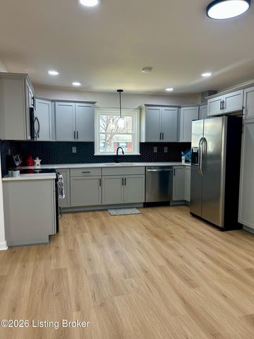 4820 Hood Rd, Louisville, KY 40213