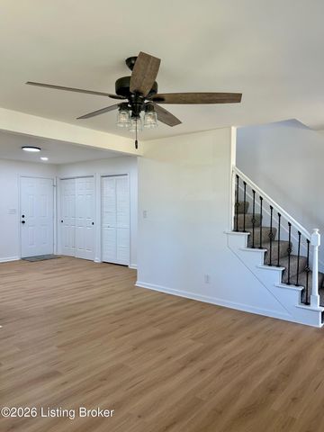 4820 Hood Rd, Louisville, KY 40213