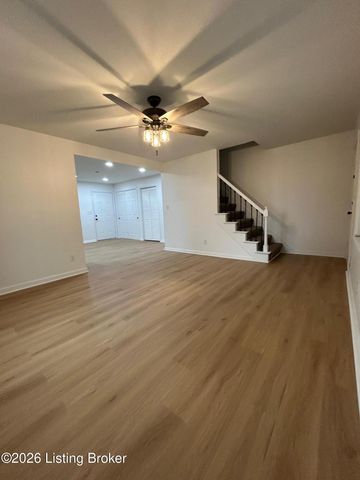 4820 Hood Rd, Louisville, KY 40213