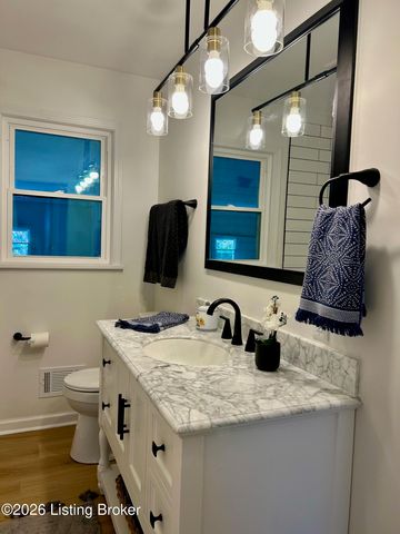 4820 Hood Rd, Louisville, KY 40213