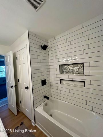 4820 Hood Rd, Louisville, KY 40213