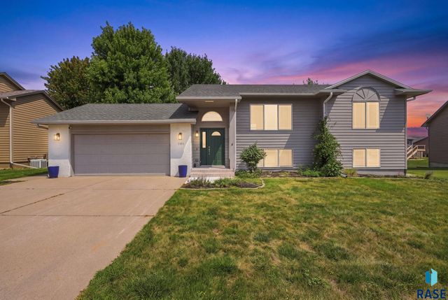 4404 E Steeple Cir Circle, Sioux Falls, SD 57103