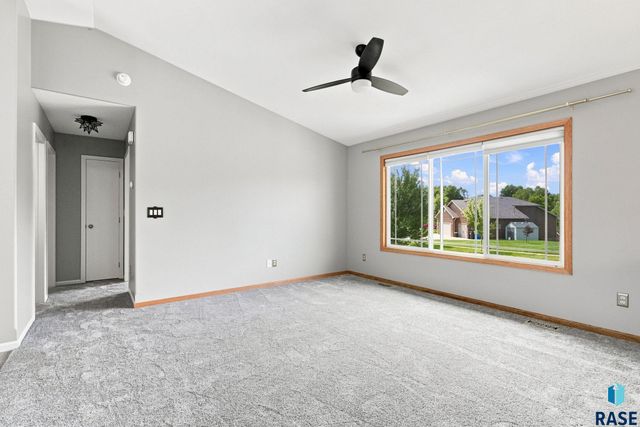 4404 E Steeple Cir Circle, Sioux Falls, SD 57103