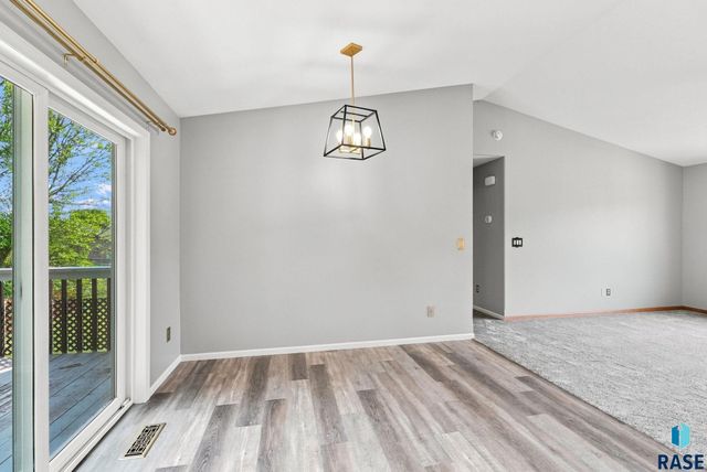 4404 E Steeple Cir Circle, Sioux Falls, SD 57103