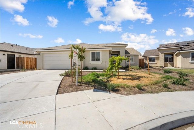 7310 Millers Point Lane, Bakersfield, CA 93307