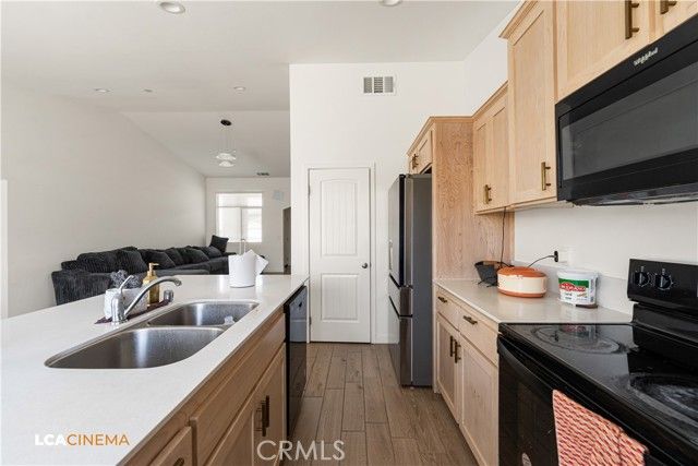 7310 Millers Point Lane, Bakersfield, CA 93307