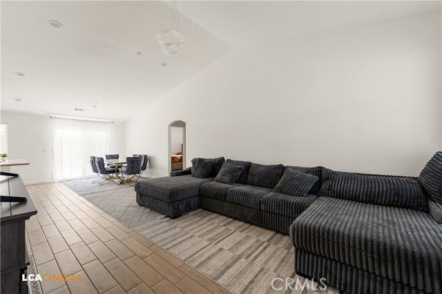 7310 Millers Point Lane, Bakersfield, CA 93307