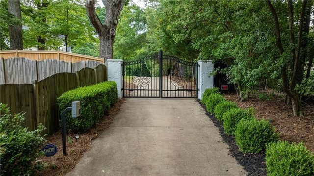 2079 Old Settlement Road NW, Atlanta, GA 30327