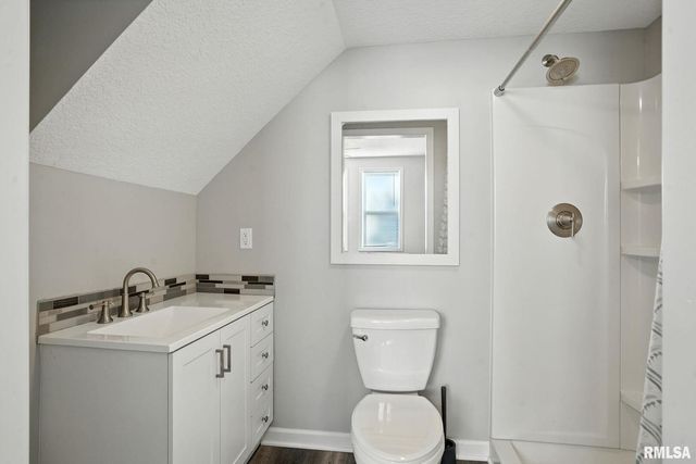300 S 14TH Street, Leclaire, IA 52753