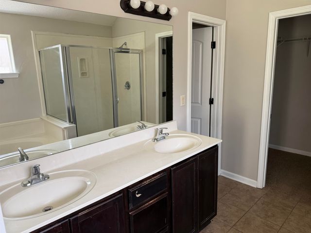 4029 SUNSET LAKE LN, Memphis, TN 38135