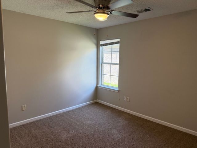 4029 SUNSET LAKE LN, Memphis, TN 38135