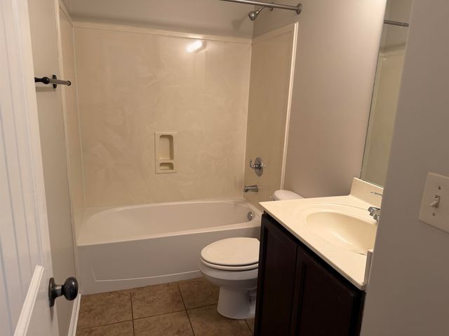 4029 SUNSET LAKE LN, Memphis, TN 38135