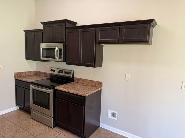 4029 SUNSET LAKE LN, Memphis, TN 38135