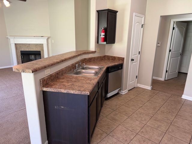 4029 SUNSET LAKE LN, Memphis, TN 38135